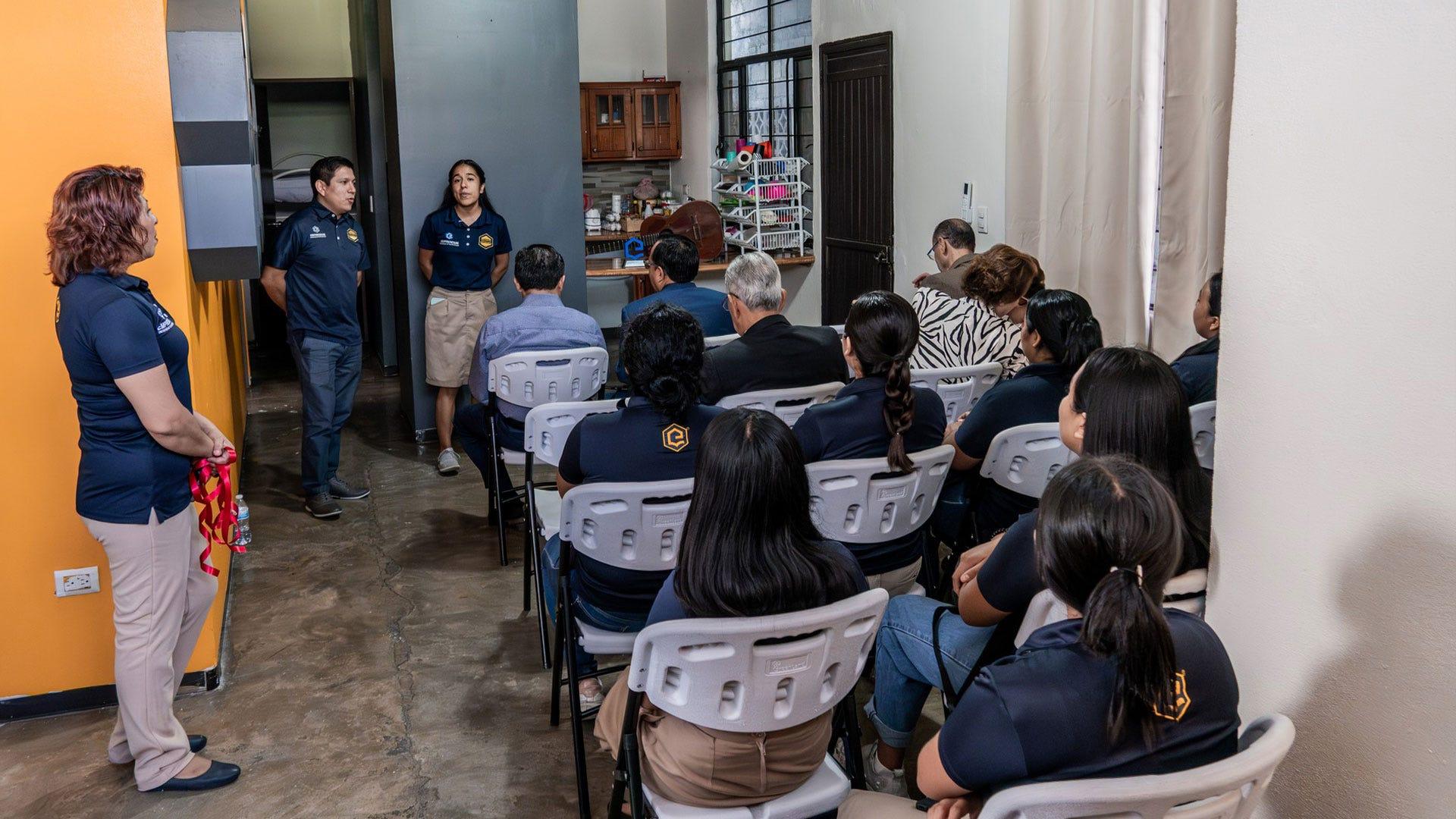 Evento de la inauguración y dedicación de la casa EmpremdUM de señoritas. Fotografía por: Asociación Regiomontana.