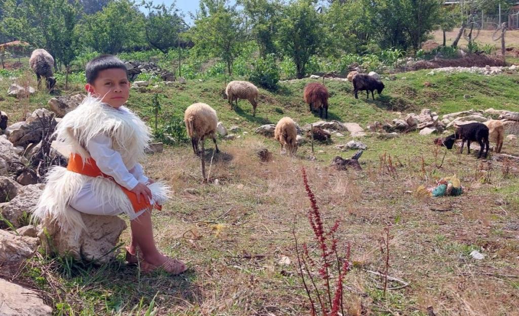 Uno de los protagonistas es Iker, un niño de 5 años proveniente de San Juan Chamula, Chiapas. Fotografía por: Hope Media Chiapas.