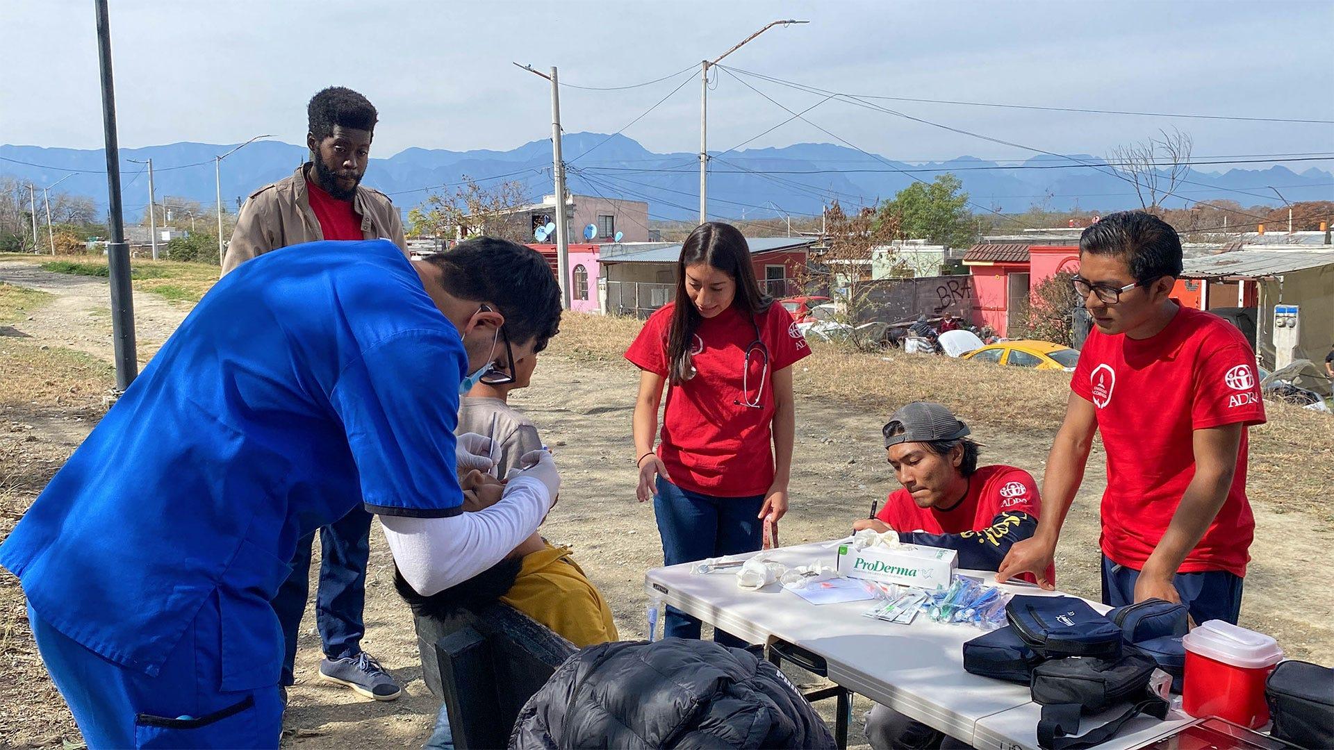 Brigada médica “Cero Caries Dental” en la colonia Martínez Domínguez en Montemorelos, 2024. Fotografía por: Universidad de Montemorelos / Lisandra Vicente.