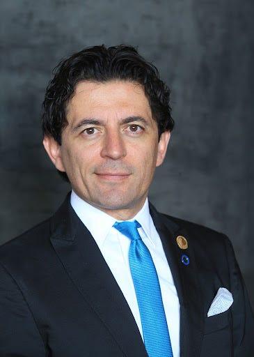 El Dr. Simón Barquera.