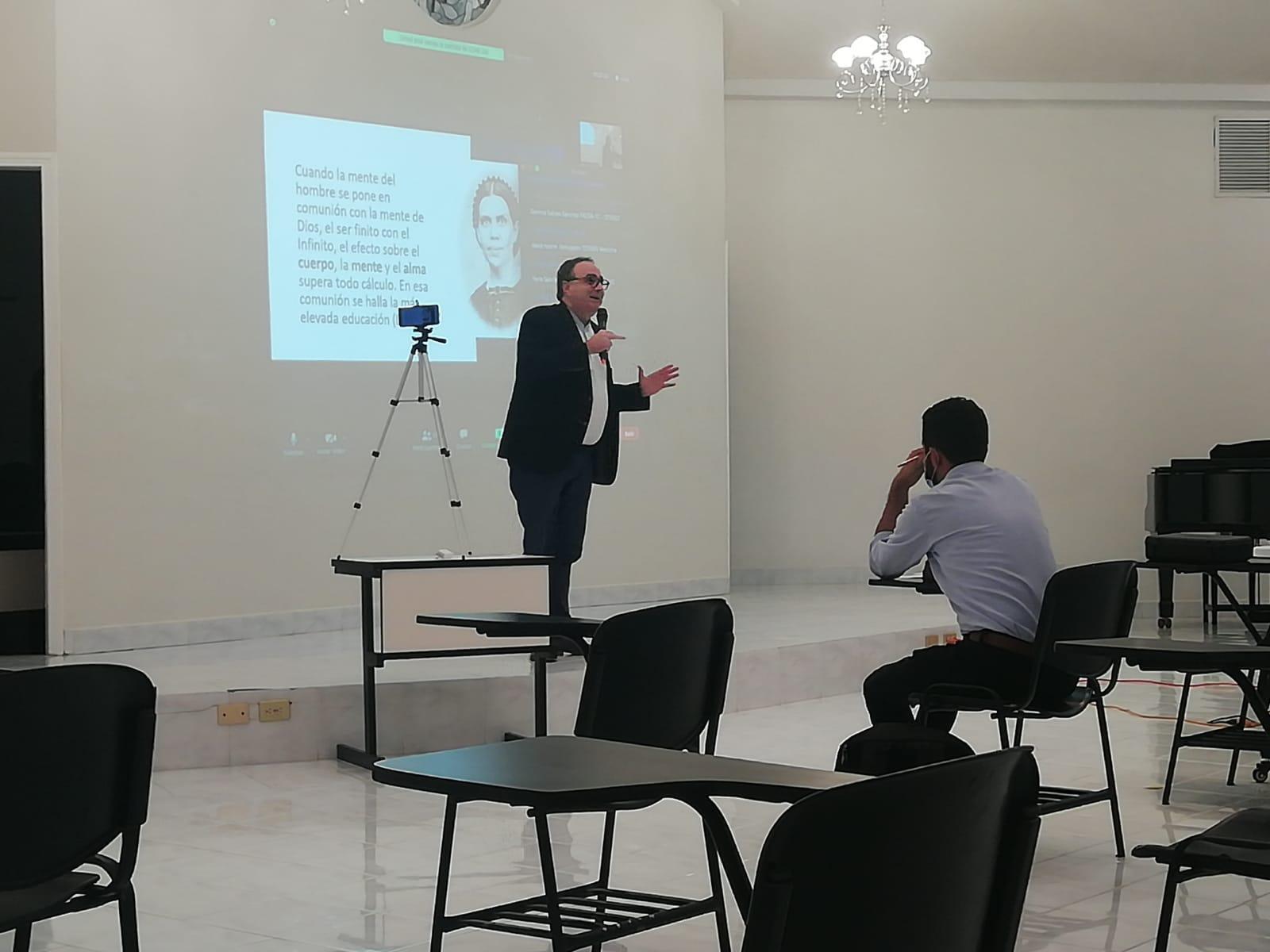Dr. Carlos Moroni, director de la Facultad de Psicología.