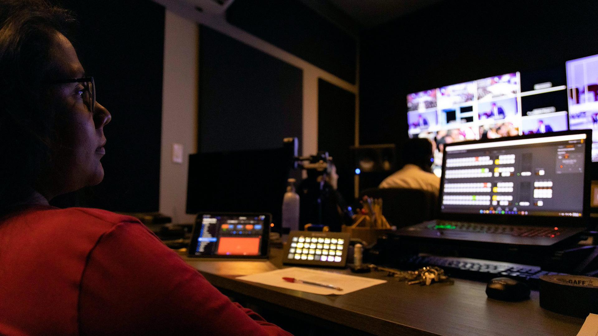 Cabina de transmisión de TV en la Iglesia Universitaria. Fotografía por: Universidad de Montemorelos.