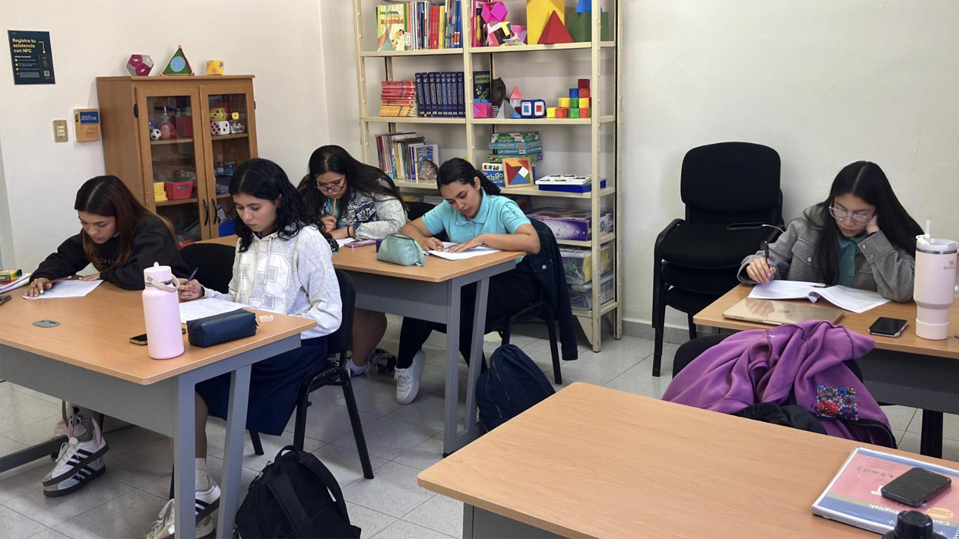 Alumnas de Educación UM logran certificación internacional de Cambridge en enseñanza del inglés