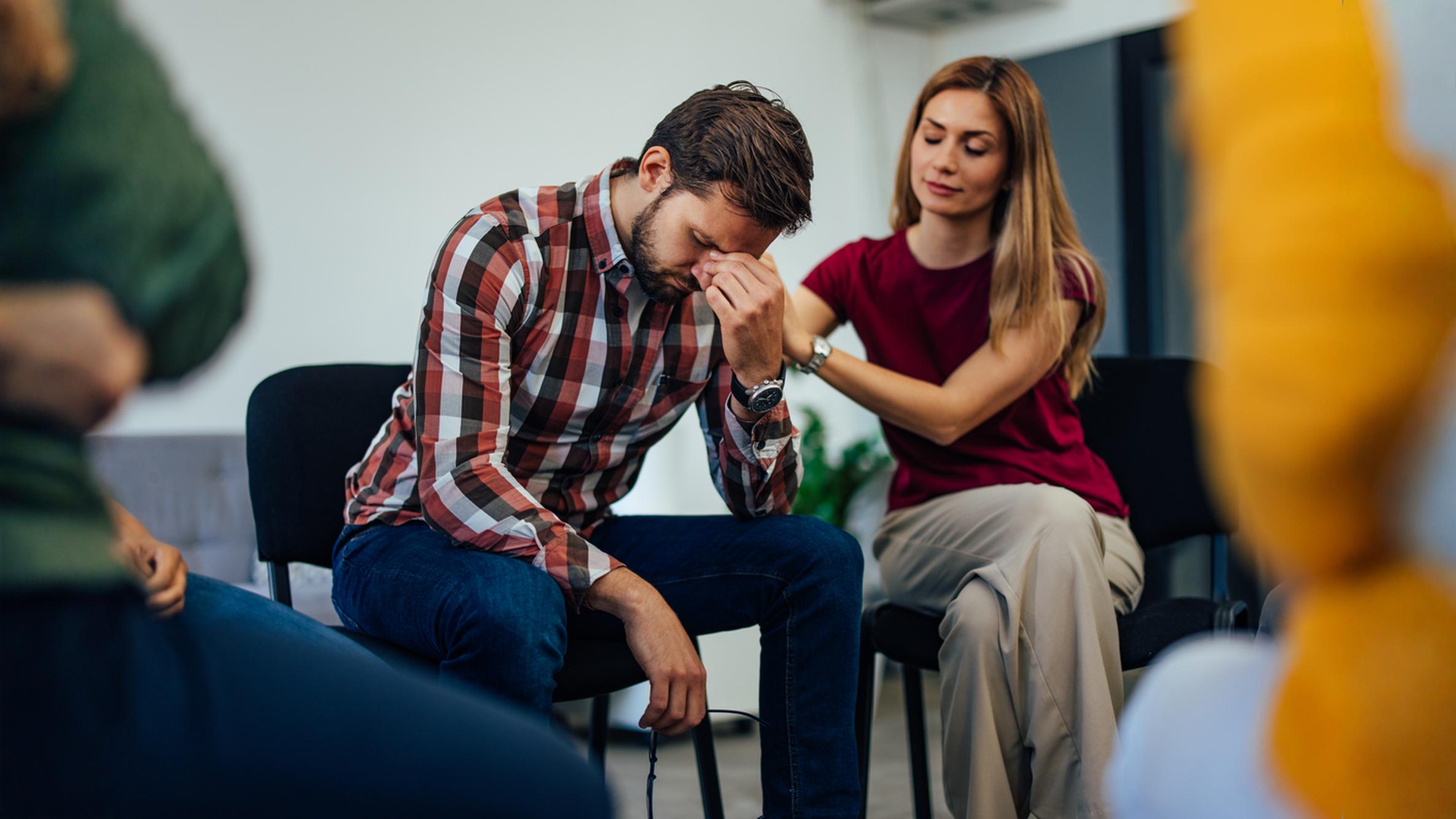 Cómo dejar la necedad y rendir el control a Dios según la Biblia
