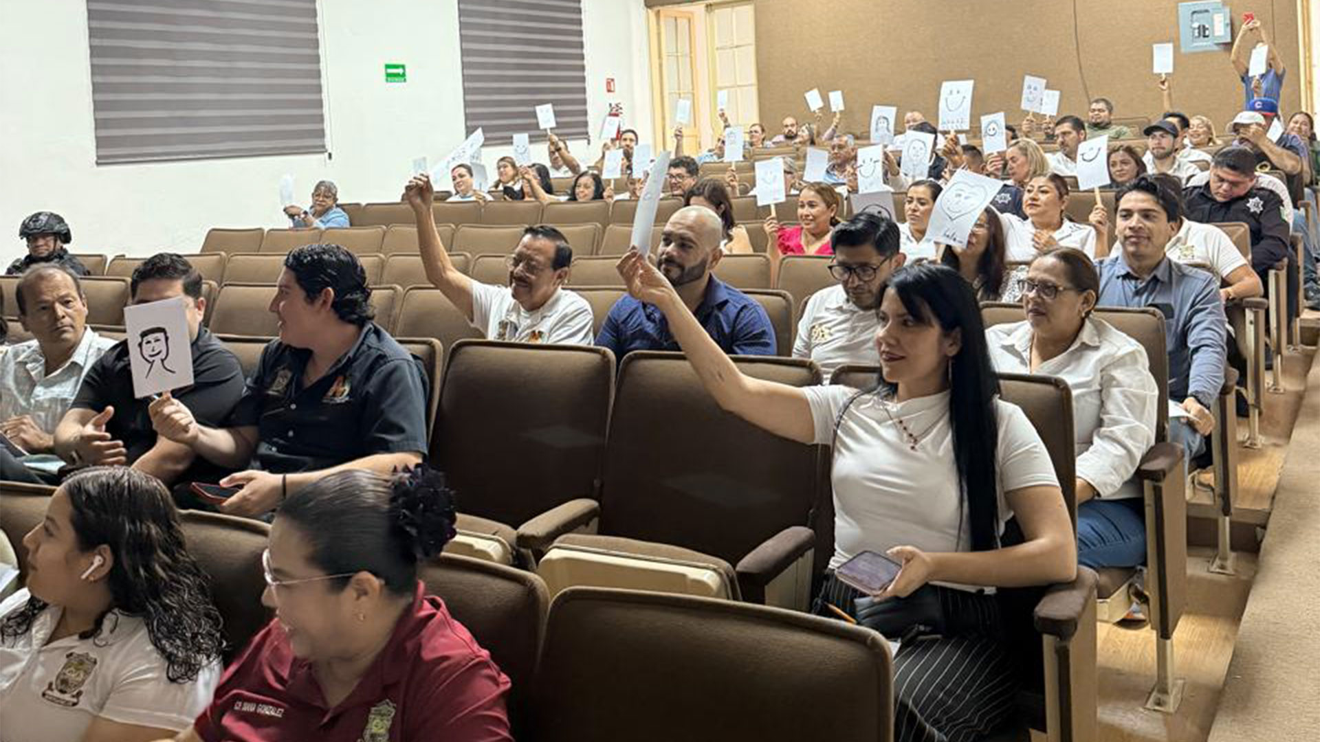 La capacitación promovió estrategias como la comunicación clara, el trato digno y la eliminación de barreras en el servicio público. Fotografía cortesía de Daniela Peña.