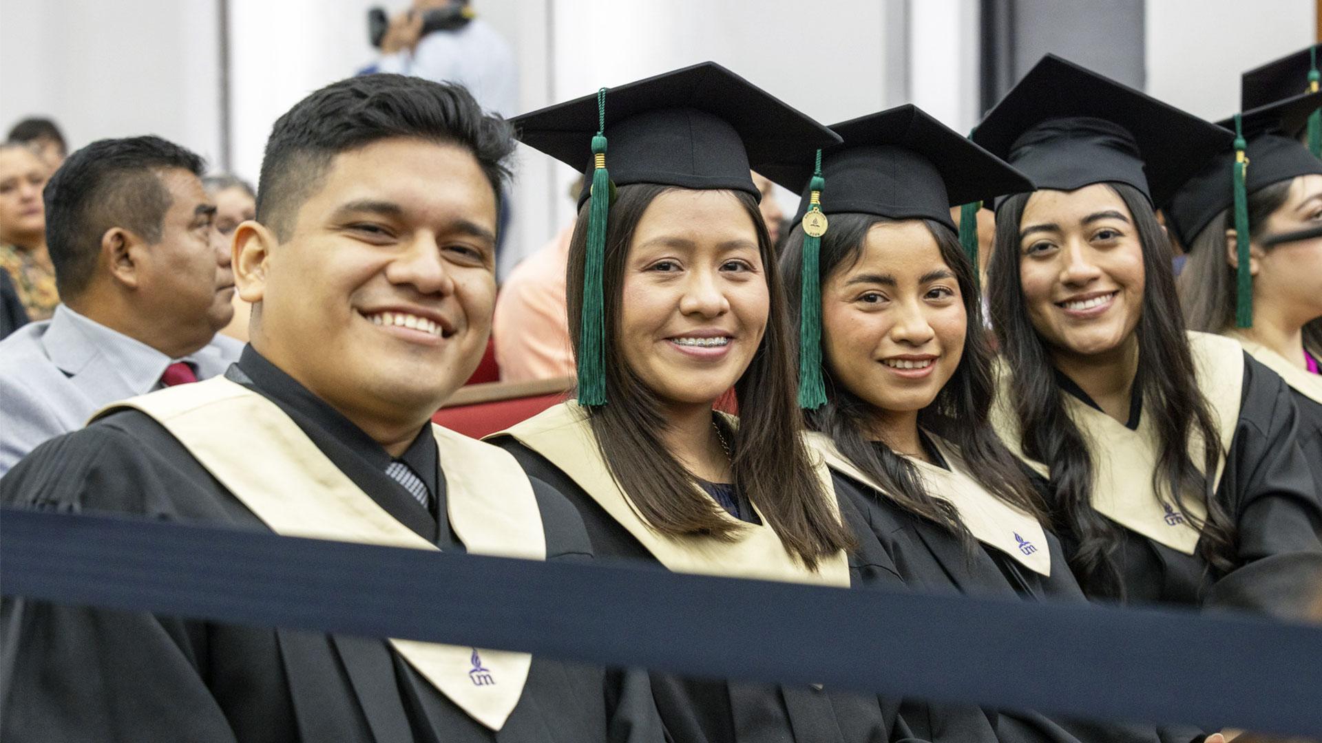 En la generación de graduandos 2026 fueron entregados cerca de 500 títulos de pregrado y posgrado. Fotografía por: Universidad de Montemorelos / Christopher Castellanos
