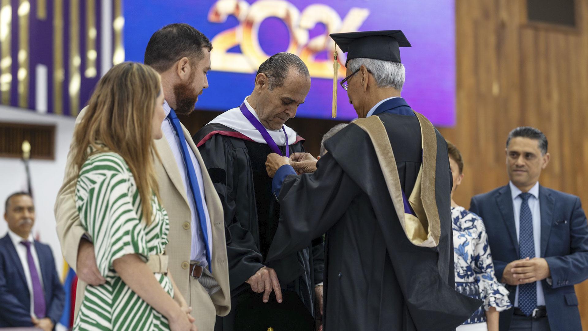 Universidad de Montemorelos reconoce legado de Ismael Castillo tras casi 40 años como rector