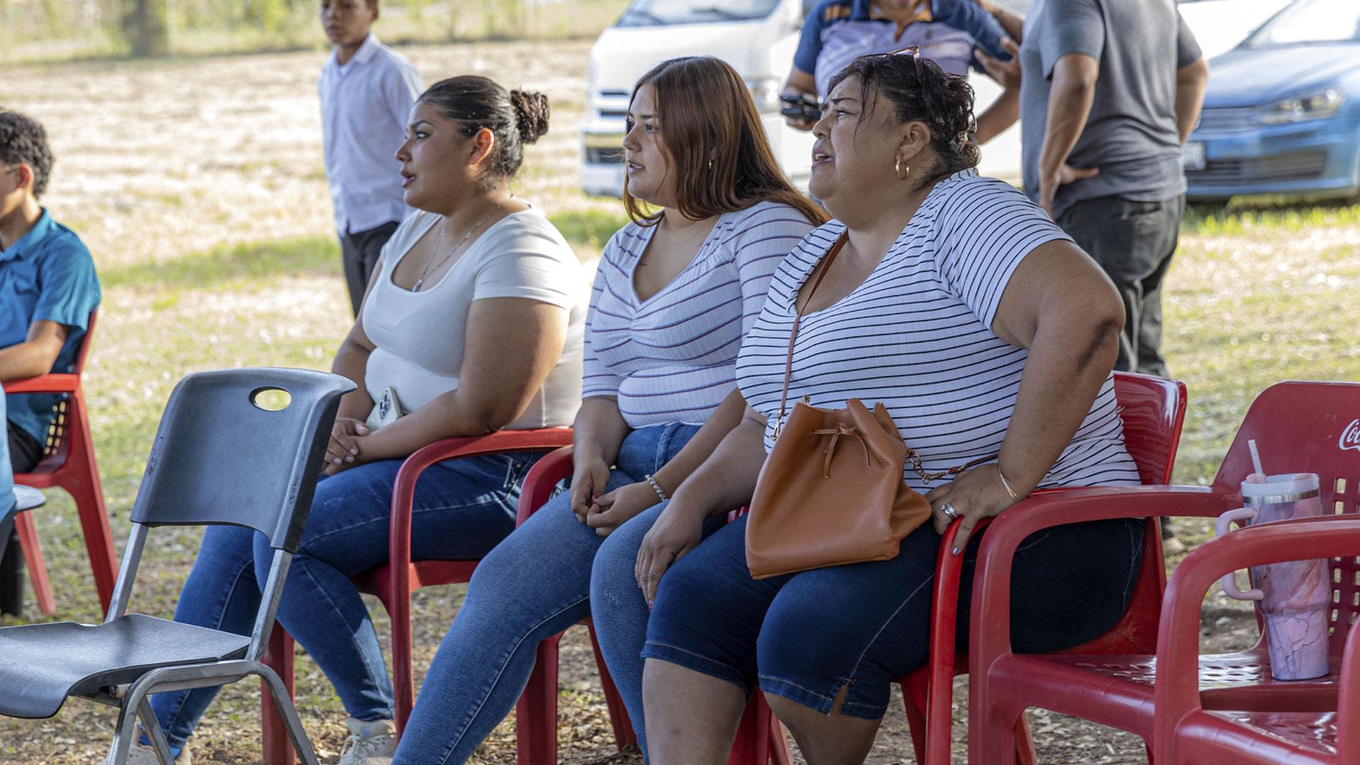 Visitas de la comunidad de Loma Alta. Fotografía por: Universidad de Montemorelos / Lisandra Vicente.
