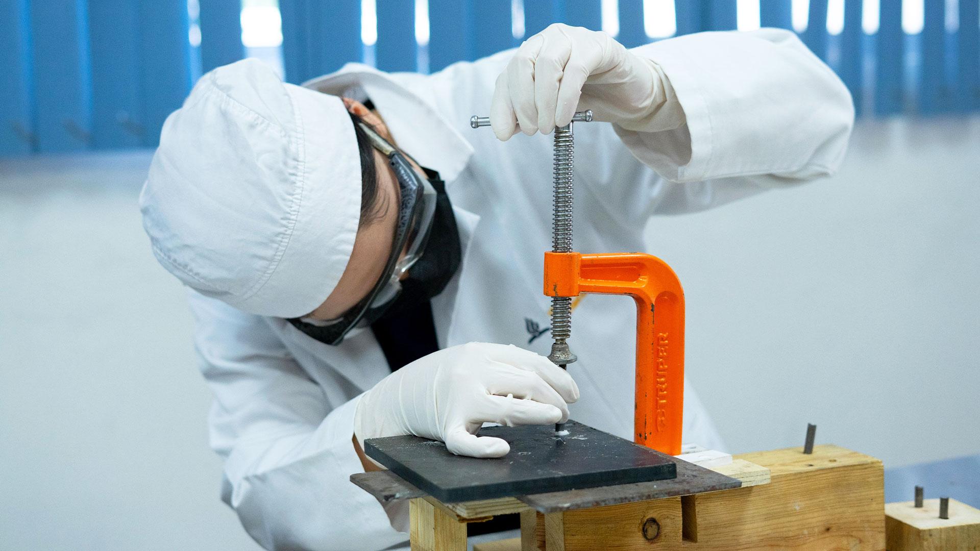 Universidad de Montemorelos desarrolla tableta dental que permite cepillarse sin agua