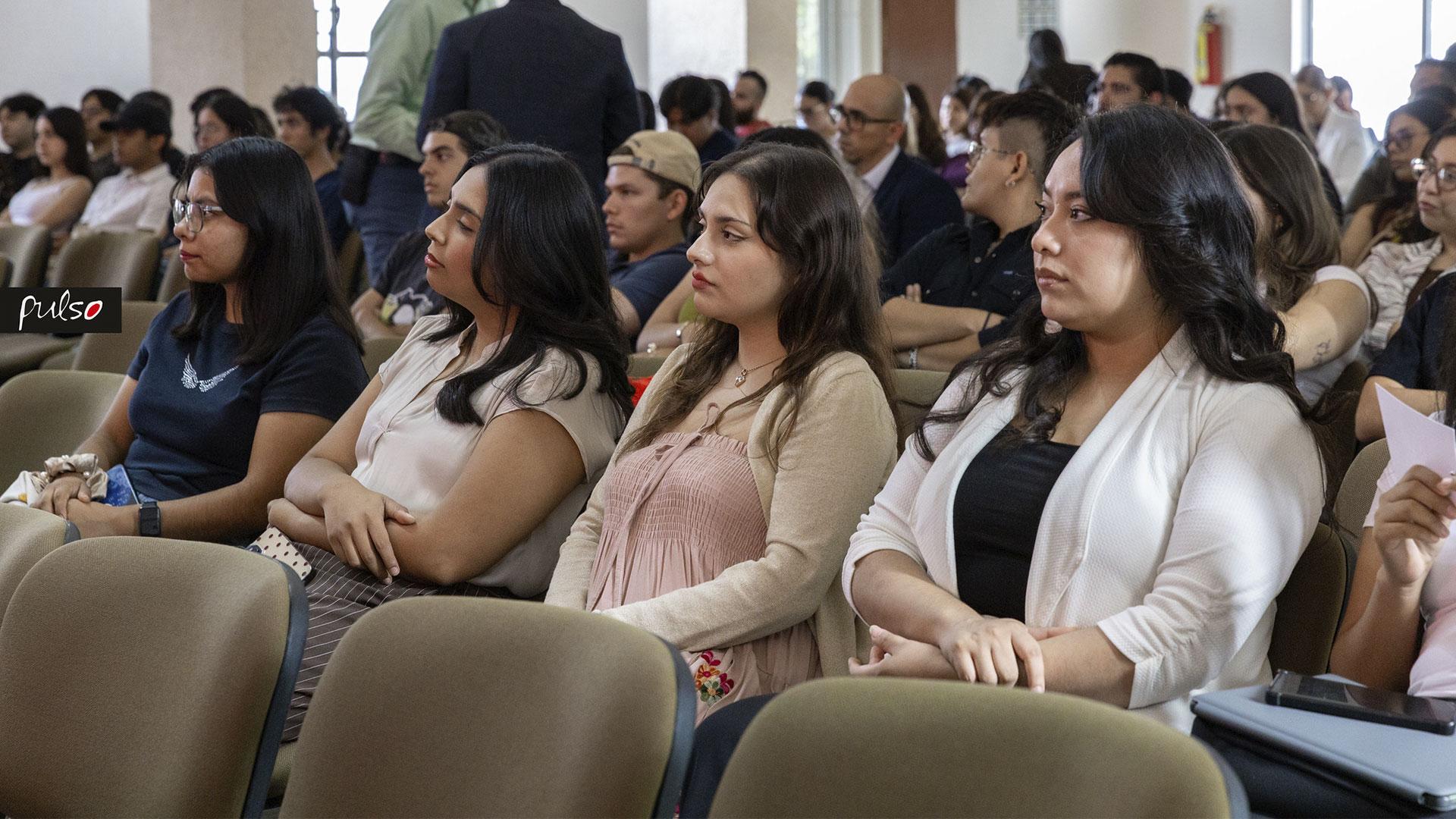  Estudiantes, docentes y directivos de distintas instituciones de educación superior participaron en el cuarto encuentro estudiantil de la región noreste del CNEIP, realizado en la Universidad de Montemorelos. Fotografía por: Universidad de Montemorelos / Yarumy Velazco.