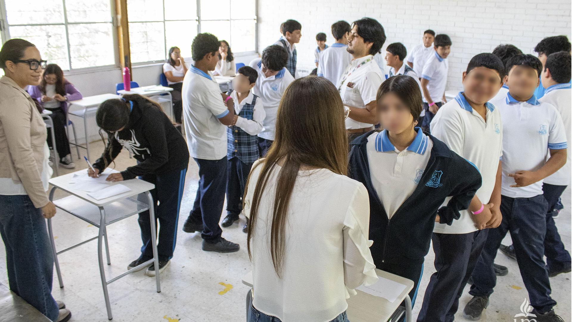 Con más de 20 mil jóvenes y familias alcanzados en cinco años. La formación práctica de los estudiantes de Psicología Clínica y de Psicología Educativa de la Universidad de Montemorelos. Fotografía por: Universidad de Montemorelos / Lisandra Vicente.